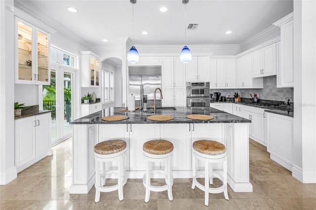 1133 ABBEYS WAY, Tampa, FL 33602