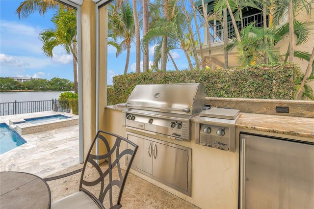 1133 ABBEYS WAY, Tampa, FL 33602