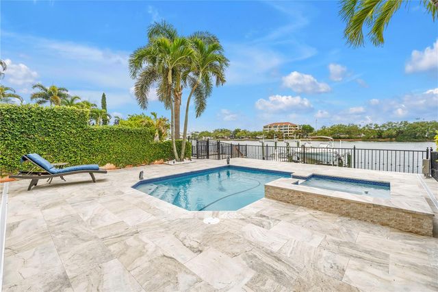 1133 ABBEYS WAY, Tampa, FL 33602