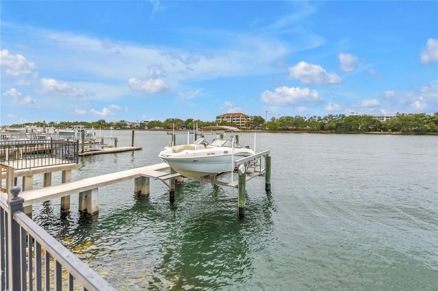 1133 ABBEYS WAY, Tampa, FL 33602