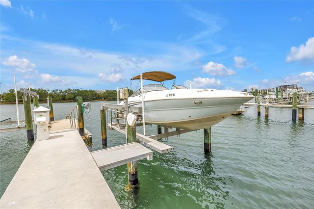 1133 ABBEYS WAY, Tampa, FL 33602