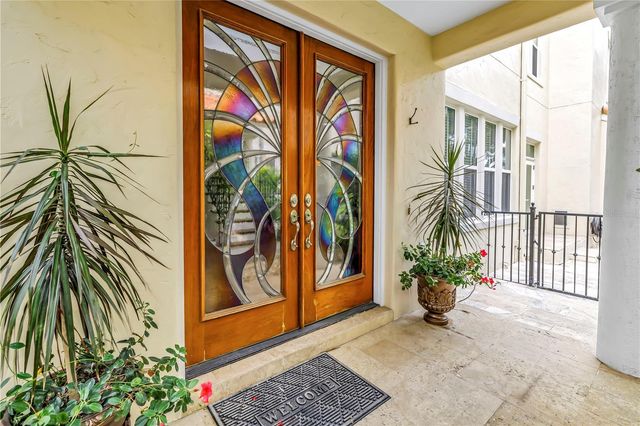 1133 ABBEYS WAY, Tampa, FL 33602