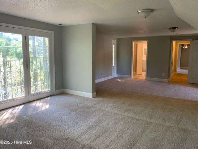 921 Hurricane Court, New Bern, NC 28560