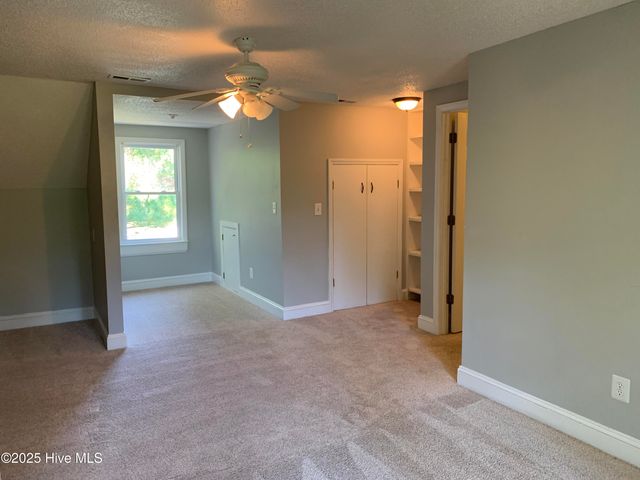 921 Hurricane Court, New Bern, NC 28560