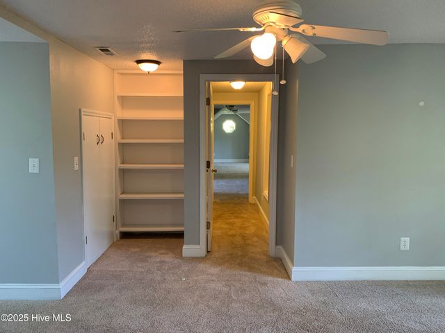 921 Hurricane Court, New Bern, NC 28560