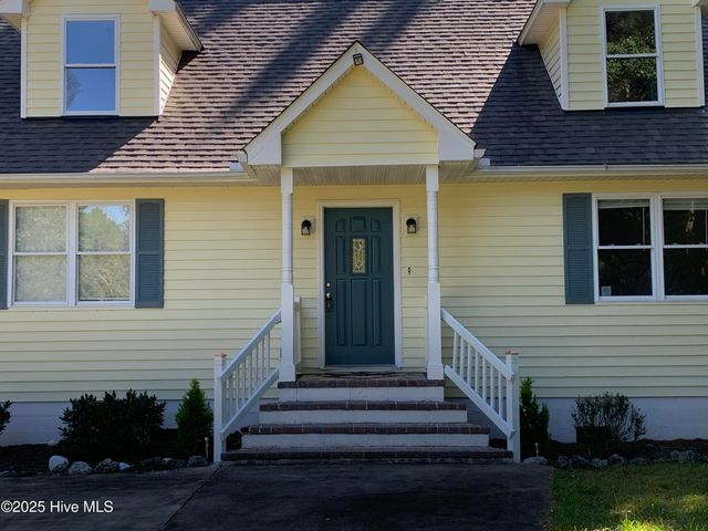 921 Hurricane Court, New Bern, NC 28560