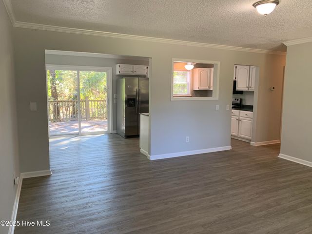 921 Hurricane Court, New Bern, NC 28560