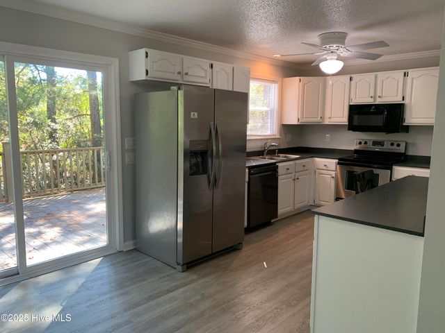 921 Hurricane Court, New Bern, NC 28560