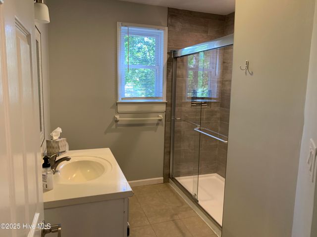 921 Hurricane Court, New Bern, NC 28560