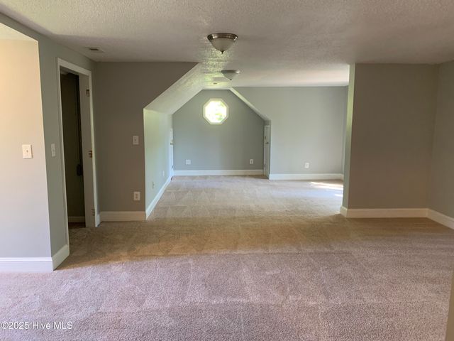 921 Hurricane Court, New Bern, NC 28560