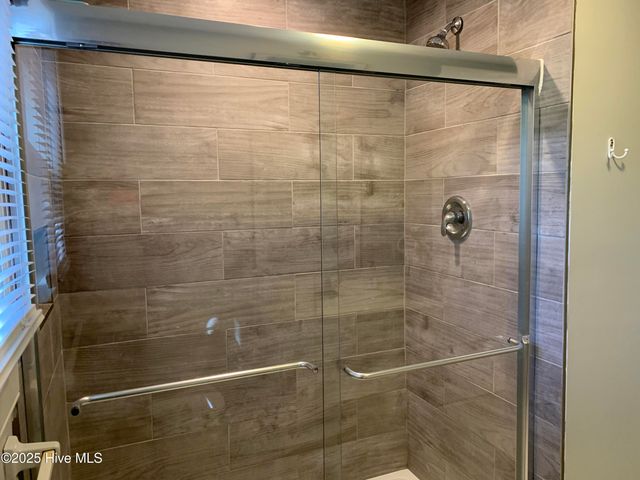 921 Hurricane Court, New Bern, NC 28560