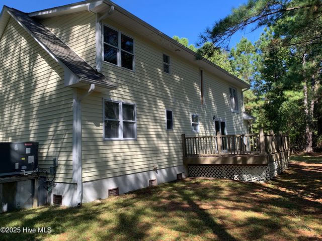 921 Hurricane Court, New Bern, NC 28560