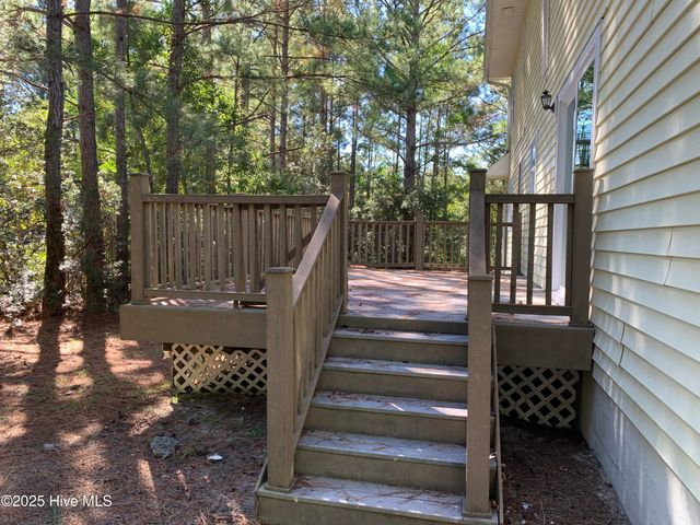 921 Hurricane Court, New Bern, NC 28560