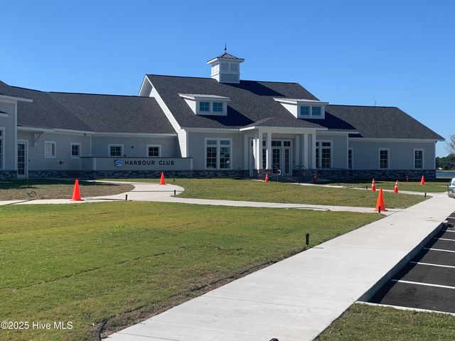 921 Hurricane Court, New Bern, NC 28560