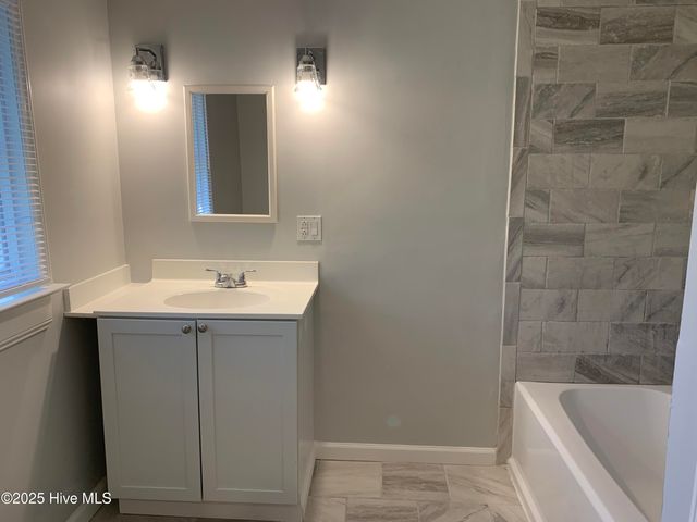 921 Hurricane Court, New Bern, NC 28560