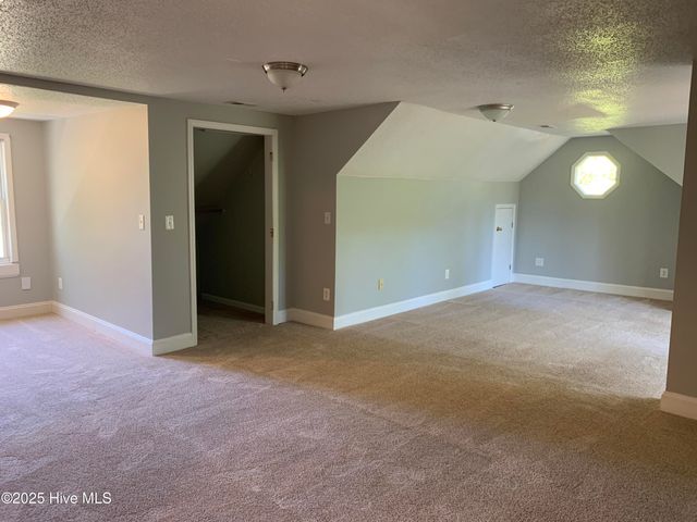 921 Hurricane Court, New Bern, NC 28560