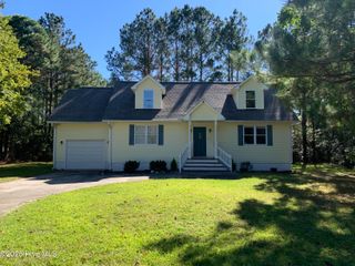 921 Hurricane Court, New Bern, NC 28560