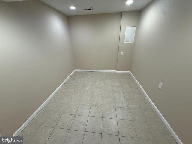 2806 HOGAN CT, Falls Church, VA 22043