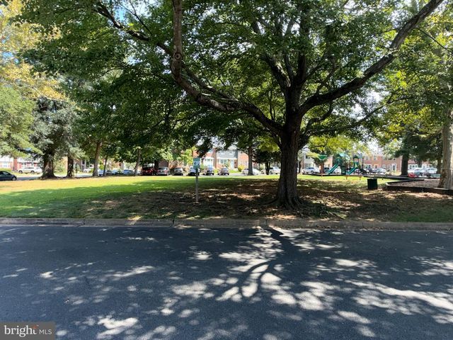 2806 HOGAN CT, Falls Church, VA 22043