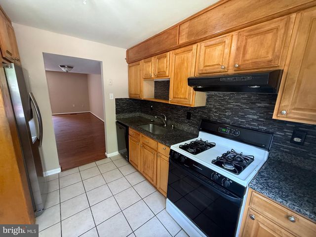 2806 HOGAN CT, Falls Church, VA 22043
