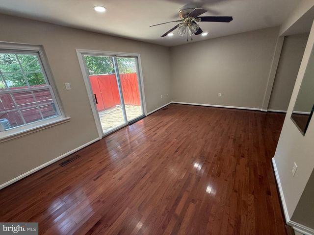 2806 HOGAN CT, Falls Church, VA 22043