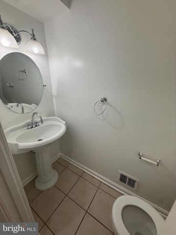 2806 HOGAN CT, Falls Church, VA 22043