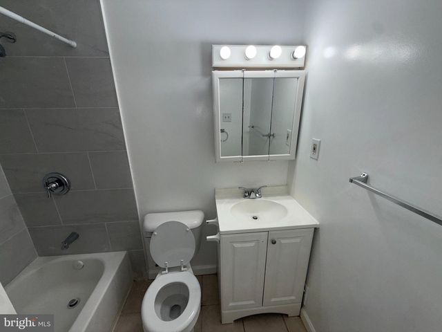 2806 HOGAN CT, Falls Church, VA 22043
