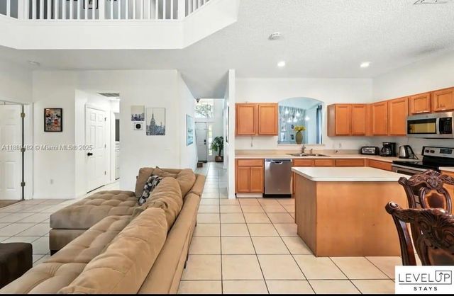 8520 SUNRISE KEY DR, Kissimmee, FL 34747