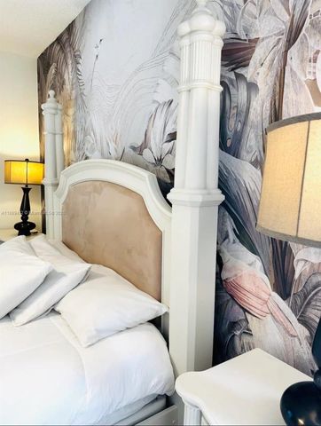 8520 SUNRISE KEY DR, Kissimmee, FL 34747