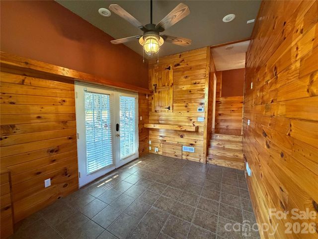 2076 S Fork Drive, Morganton, NC 28655