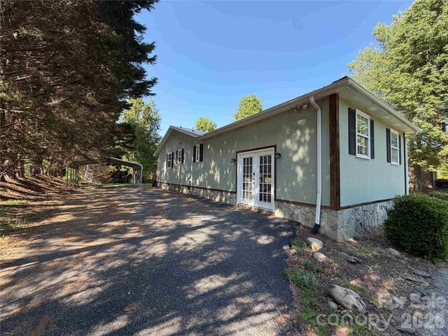 2076 S Fork Drive, Morganton, NC 28655