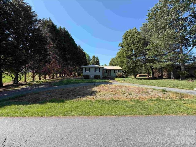2076 S Fork Drive, Morganton, NC 28655