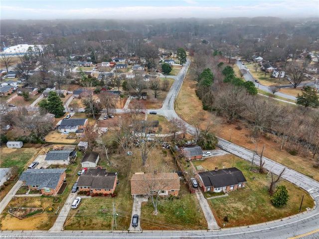 2311 Four Seasons Boulevard, Greensboro, NC 27407