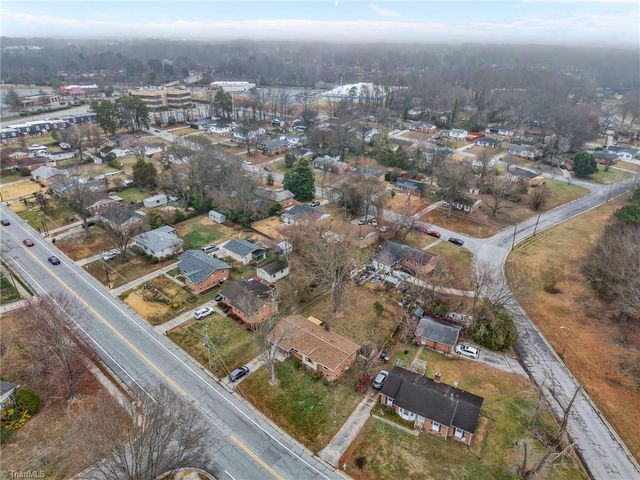 2311 Four Seasons Boulevard, Greensboro, NC 27407