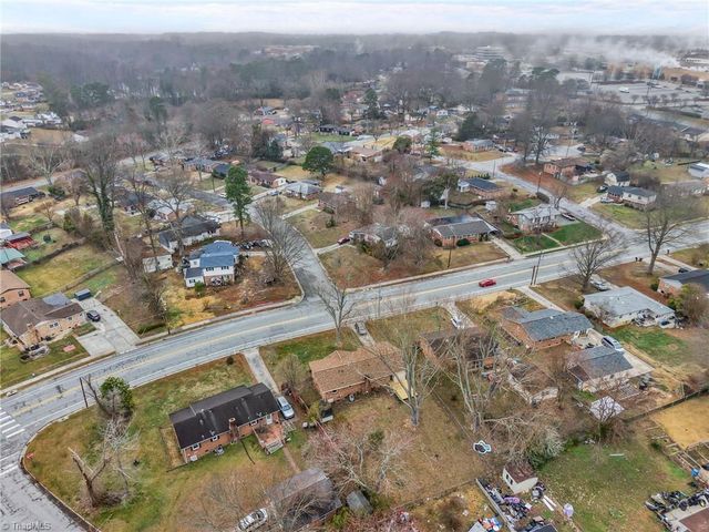 2311 Four Seasons Boulevard, Greensboro, NC 27407