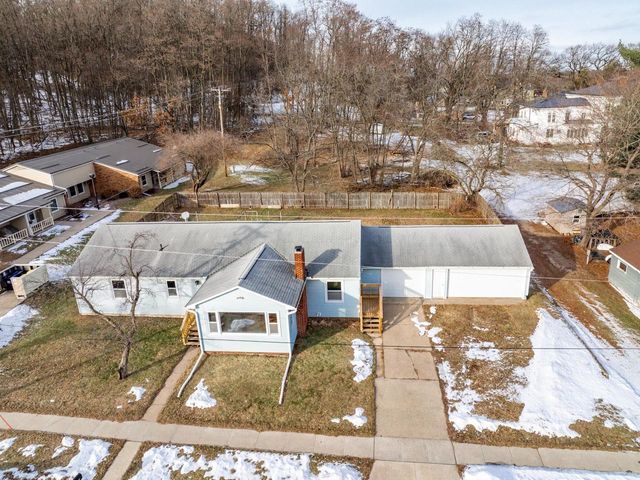 202 W 5th Street, Necedah, WI 54646