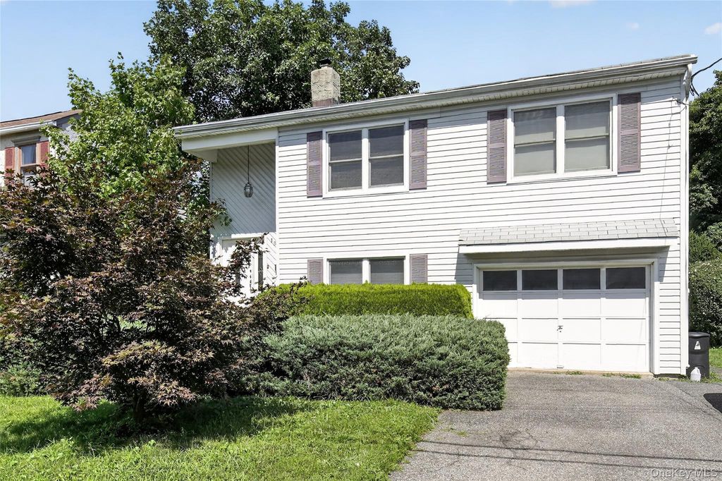 131 Frank Avenue, Mamaroneck, NY 10543 — photo 2