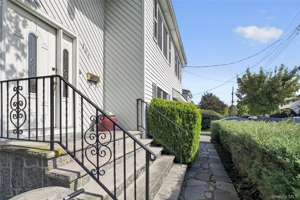 131 Frank Avenue, Mamaroneck, NY 10543 — photo 3