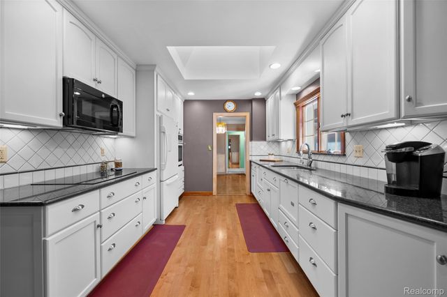 436 Girard Avenue, Royal Oak, MI 48073