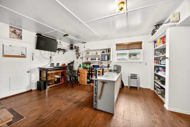 318 S Buchanan Avenue, Eagle Point, OR 97524