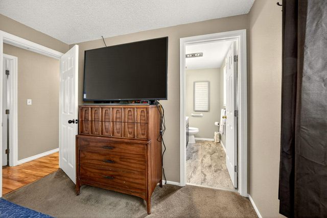 318 S Buchanan Avenue, Eagle Point, OR 97524