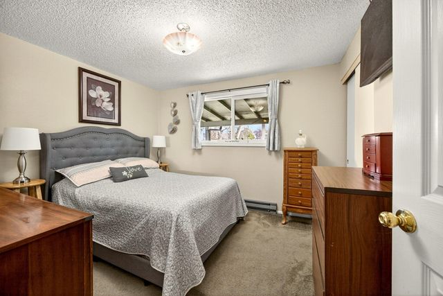 318 S Buchanan Avenue, Eagle Point, OR 97524