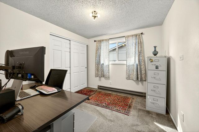 318 S Buchanan Avenue, Eagle Point, OR 97524