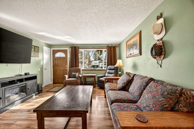 318 S Buchanan Avenue, Eagle Point, OR 97524