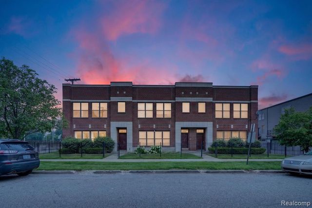 22 Pallister Street, Detroit, MI 48202