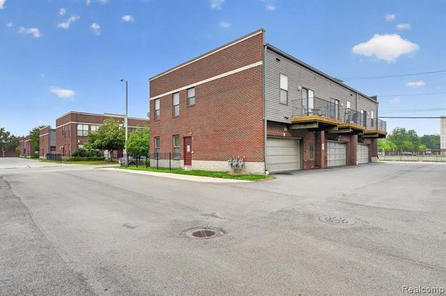22 Pallister Street, Detroit, MI 48202