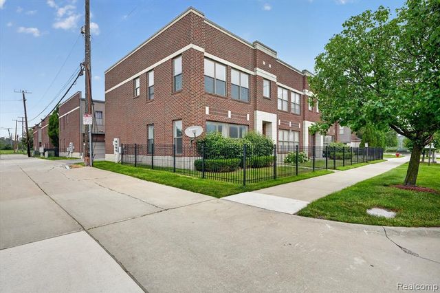 22 Pallister Street, Detroit, MI 48202