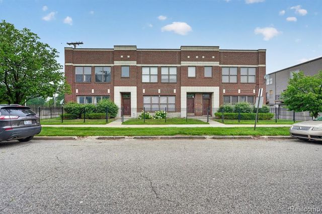 22 Pallister Street, Detroit, MI 48202