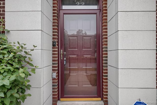 22 Pallister Street, Detroit, MI 48202