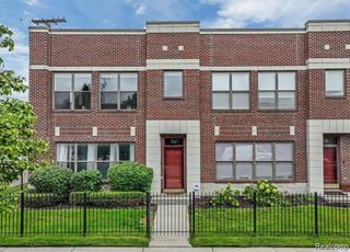 22 Pallister Street, Detroit, MI 48202